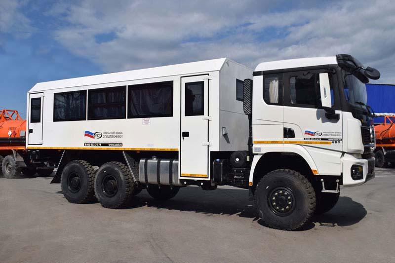Вахтовый автобус УЗСТ Shacman X3000 SX32586V385 W430 – 28+2 места (сп.м.)